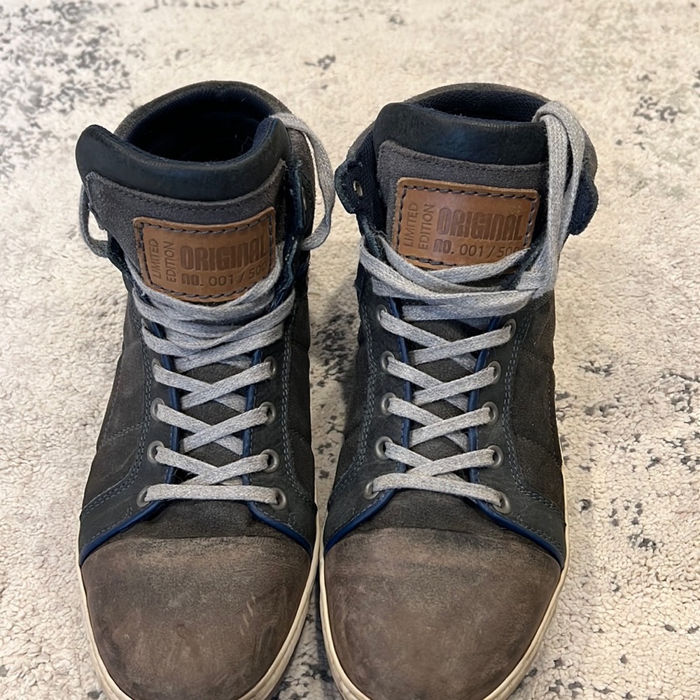 Bull boxer shoes size 9.5